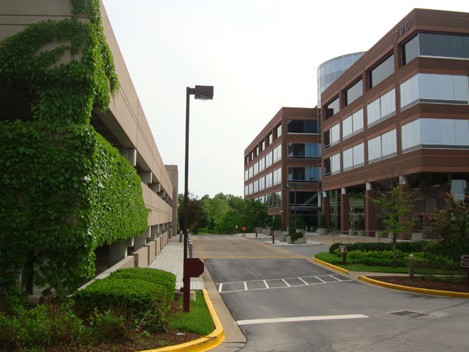 700 Maryville Center & Parking Structure